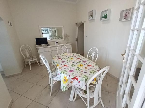 Très grande maison avec studio indépendant, piscine,, jardin et puits