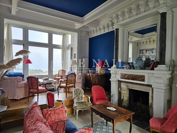 Exceptionnelle propriété avec magnifique vue sur la mer en Bretagne