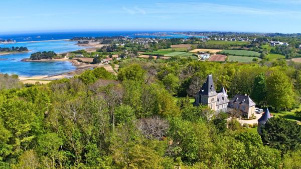 Exceptionnelle propriété avec magnifique vue sur la mer en Bretagne