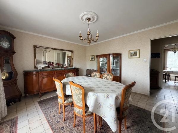 Appartement F4 à vendre  4 pièces - 90 m 2   LINGOLSHEIM  - 67