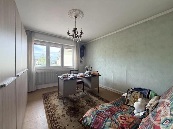 Appartement F4 à vendre  4 pièces - 90 m 2   LINGOLSHEIM  - 67