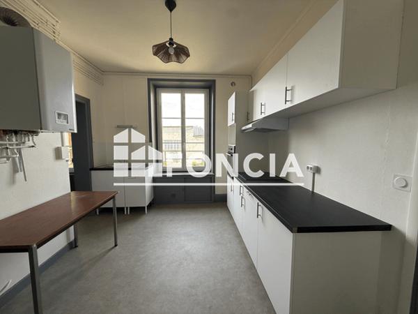 Location Appartement 3 pièces 73 m² - 45 BOULEVARD GAMBETTA Charleville-mezieres 08000