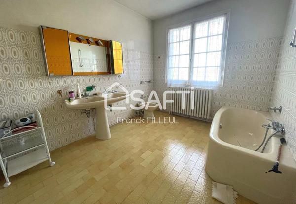 Grande demeure avec parc tout prés à pied de tout