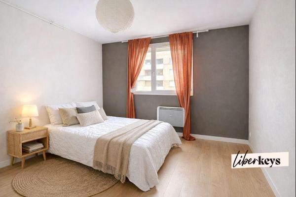 Caluire-et-Cuire, Saint-Clair : T3 lumineux 80m², pièce de vie 40m², loggia, parking et cave