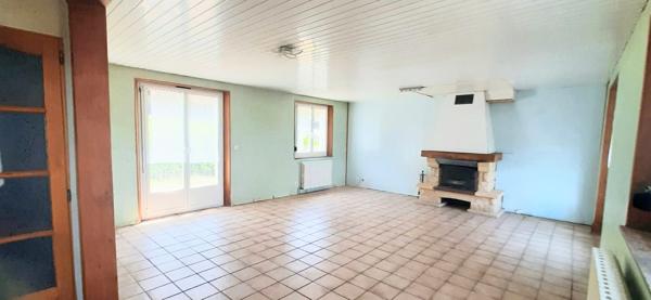 À vendre - Maison traditionnelle, 6 pièces située à Bians-les-Usiers (25520)