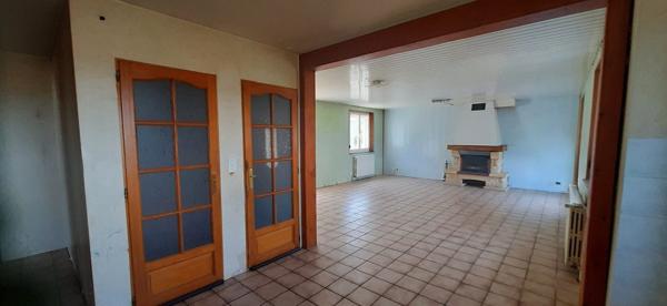 À vendre - Maison traditionnelle, 6 pièces située à Bians-les-Usiers (25520)