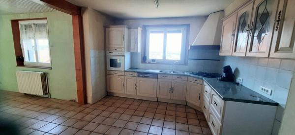 À vendre - Maison traditionnelle, 6 pièces située à Bians-les-Usiers (25520)