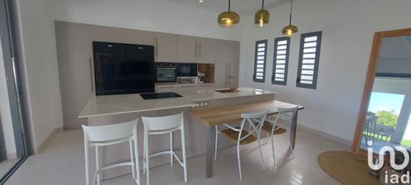 Maison 5 pièces de 144 m² à Le Moule (97160)