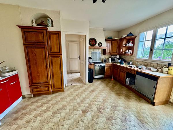 POITIERS PROCHE FACULTÉS FORT POTENTIEL INVESTISSEMENT Maison 137 m² ? 5 chambres ? Sous-sol 150 m²