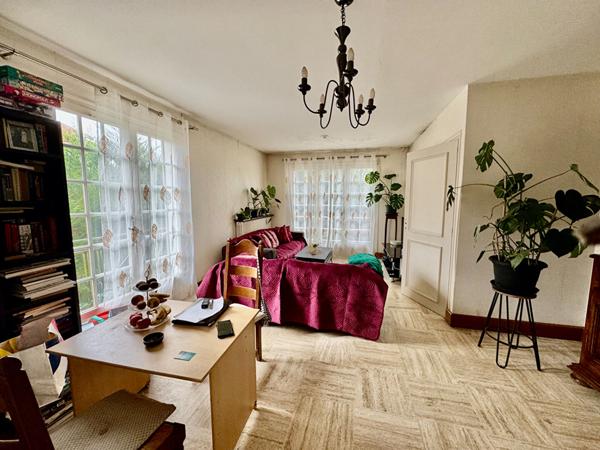 POITIERS PROCHE FACULTÉS FORT POTENTIEL INVESTISSEMENT Maison 137 m² ? 5 chambres ? Sous-sol 150 m²