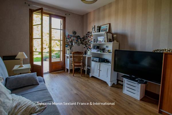 Superbe périgourdine au calme absolu, sans voisins, avec piscine et jardin de charme