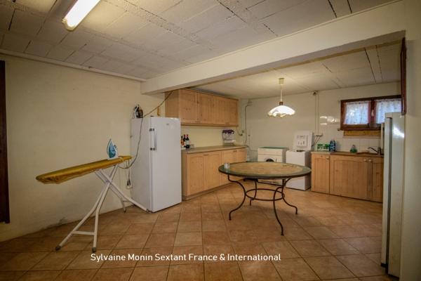 Superbe périgourdine au calme absolu, sans voisins, avec piscine et jardin de charme