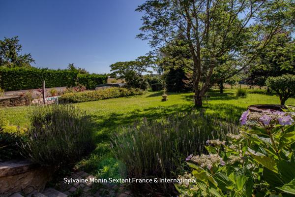 Superbe périgourdine au calme absolu, sans voisins, avec piscine et jardin de charme