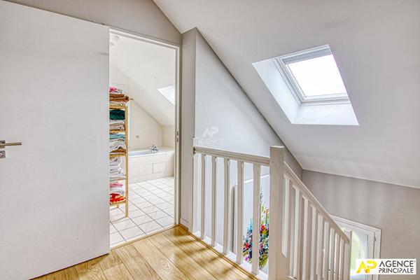 Le Chesnay Plateau Saint-Antoine Appartement duplex 5 pièces "esprit maison " 153.05m² au sol avec cave et parking €949 000 ** - Référence 25552