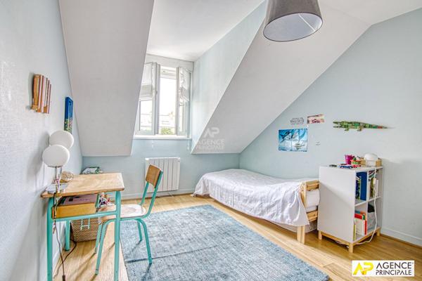Le Chesnay Plateau Saint-Antoine Appartement duplex 5 pièces "esprit maison " 153.05m² au sol avec cave et parking €949 000 ** - Référence 25552