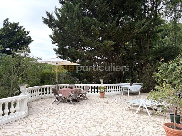 Vente
                Maison204 m² - 8 Pièces -
                    GIF SUR YVETTE (91190)