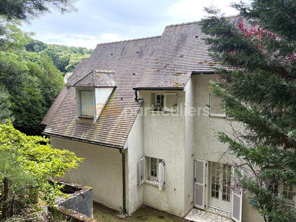 Vente
                Maison204 m² - 8 Pièces -
                    GIF SUR YVETTE (91190)