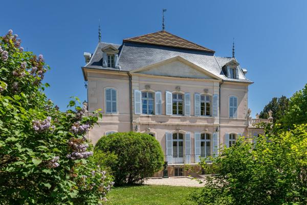 Vente Château Dijon 17 Pièces 685 m²