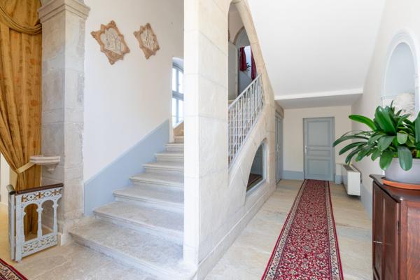 Vente Château Dijon 17 Pièces 685 m²