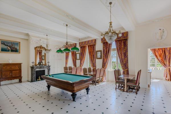 Vente Château Dijon 17 Pièces 685 m²