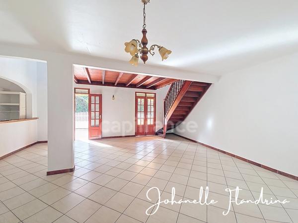 Maison 152 m², 5 pièces + grande mezzanine - Résidence principale, usage professionnel ou mixte - CAPESTERRE BELLE EAU (971)