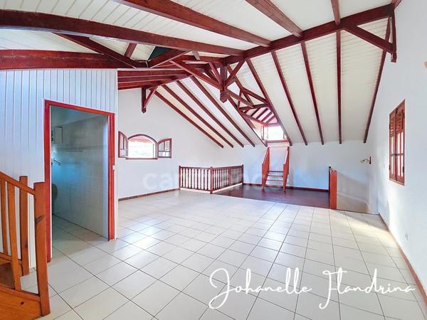 Maison 152 m², 5 pièces + grande mezzanine - Résidence principale, usage professionnel ou mixte - CAPESTERRE BELLE EAU (971)