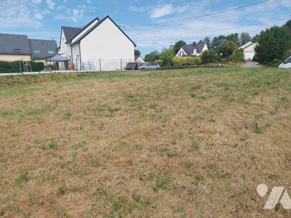 VAL D'IZE (35450), TERRAIN A BÂTIR viabilisé. 

A VENDRE / Terrain à bâtir de 558 m², situé h...