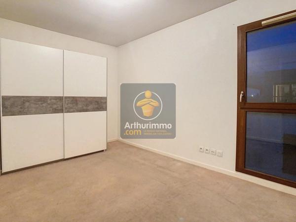 Location                                                      Appartement
                        
                     2 pièces                      44 m2                     à Valenton
