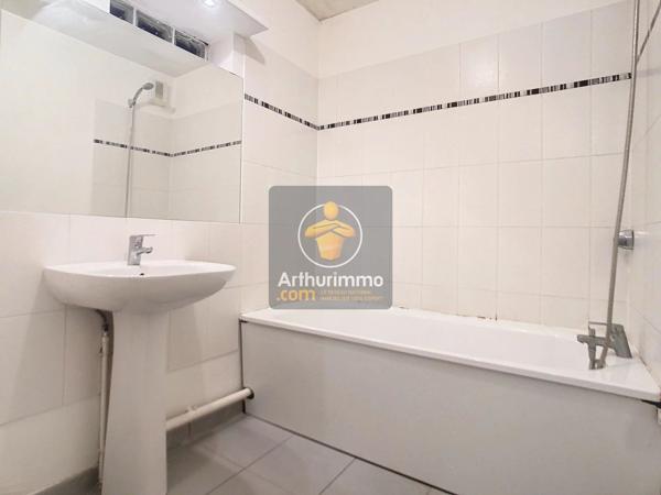 Location                                                      Appartement
                        
                     2 pièces                      44 m2                     à Valenton