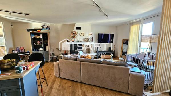 Maison de 176 m² sur sous-sol avec 1346 m² de terrain.