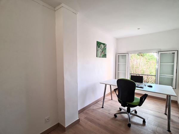Location bureau Marseille 04 - 1 pièce(s) - 10 m² - 350 € par mois