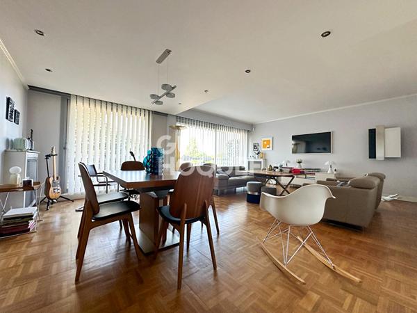 Appartement familial de 5 pièces de 121 m² avec Balcons - Parking + Cave
