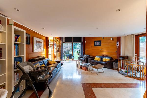 LIVRY GARGAN - Maison d'architecte - 220 m2 sur une parcelle de 551 m2