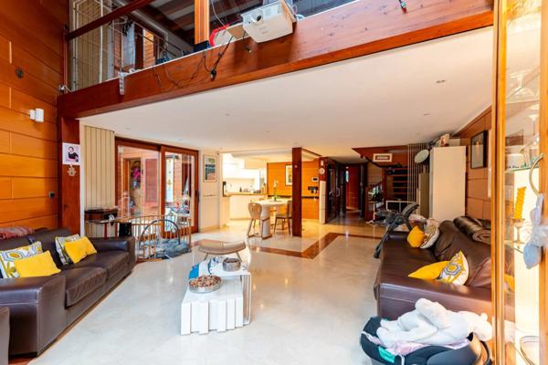 LIVRY GARGAN - Maison d'architecte - 220 m2 sur une parcelle de 551 m2