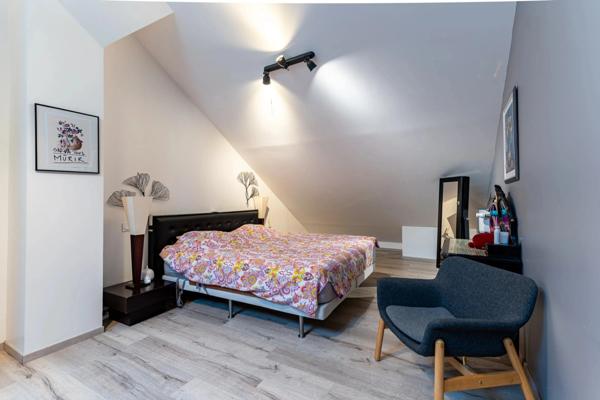 LIVRY GARGAN - Maison d'architecte - 220 m2 sur une parcelle de 551 m2