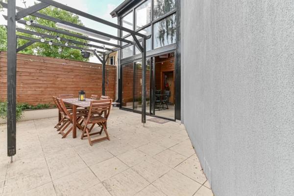 LIVRY GARGAN - Maison d'architecte - 220 m2 sur une parcelle de 551 m2