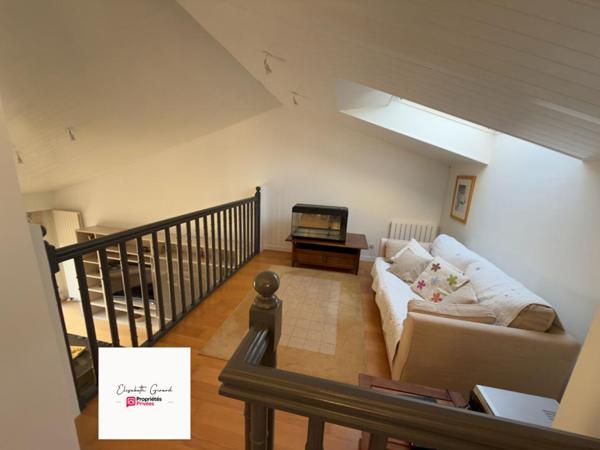 MAISON DE 205 M2 AVEC UN JARDIN ARBORÉ  - 3 CHAMBRES - 1 BUREAU - 1 MEZZANINE À VENDRE À CHALLANS