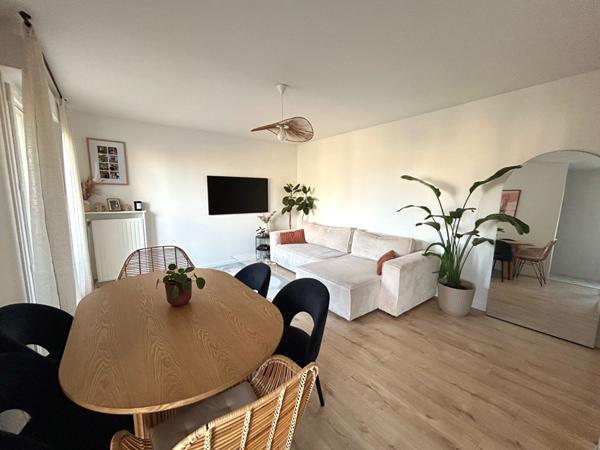 BEL APPARTEMENT DE 3 PIECES A VENDRE A PLAISIR