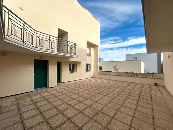 BEL APPARTEMENT DE 3 PIECES A VENDRE A PLAISIR