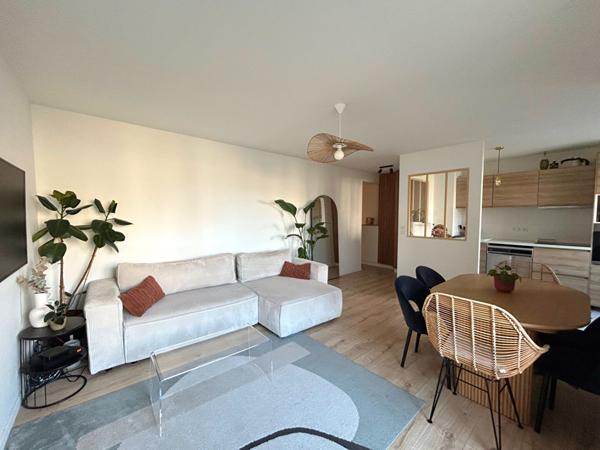 BEL APPARTEMENT DE 3 PIECES A VENDRE A PLAISIR