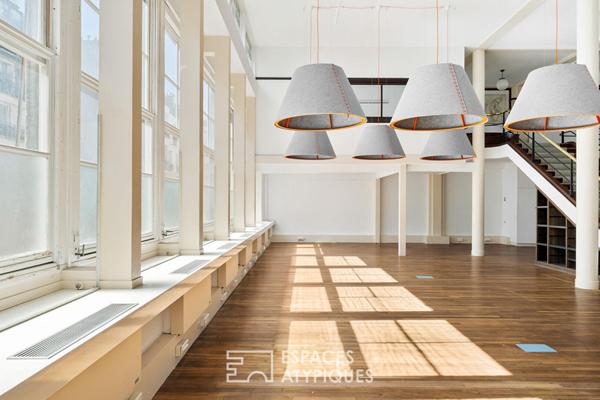 Loft de bureaux signature dans un ancien atelier d’architecte entre Jasmin et Ranelagh
