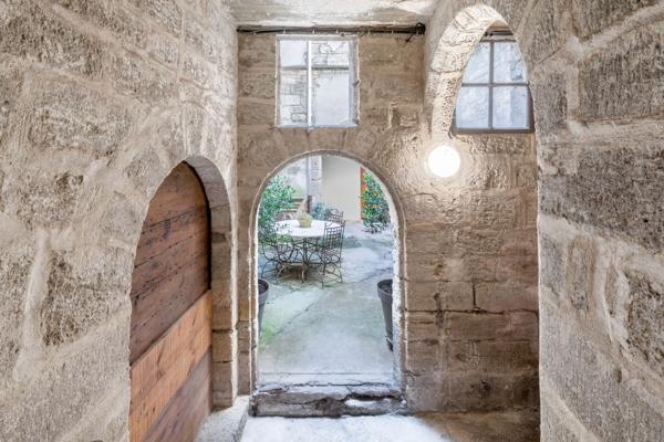 Vente Appartement de luxe Pézenas 6 Pièces 172 m²