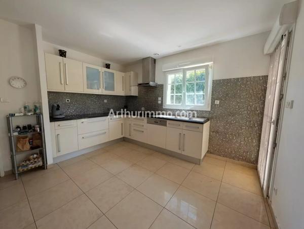 Vente                                                      Maison
                        
                     6 pièces                      150 m2                     à Besançon