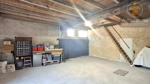Vente                                                      Maison
                        
                     5 pièces                      111 m2                     à Avaray