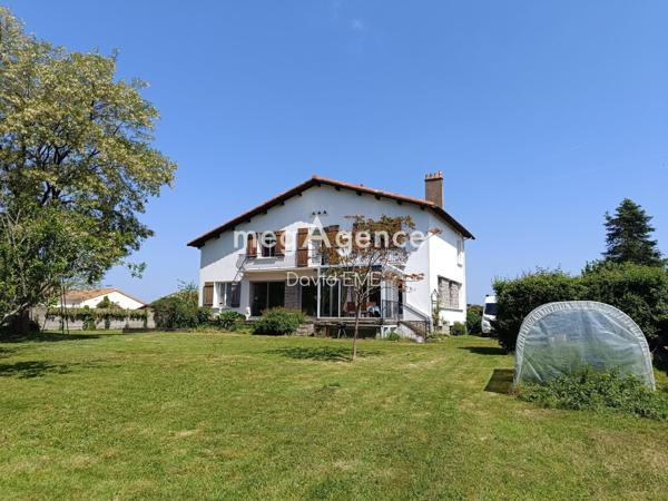 Maison à Aizenay, 85190 - 10 pièces 241m²