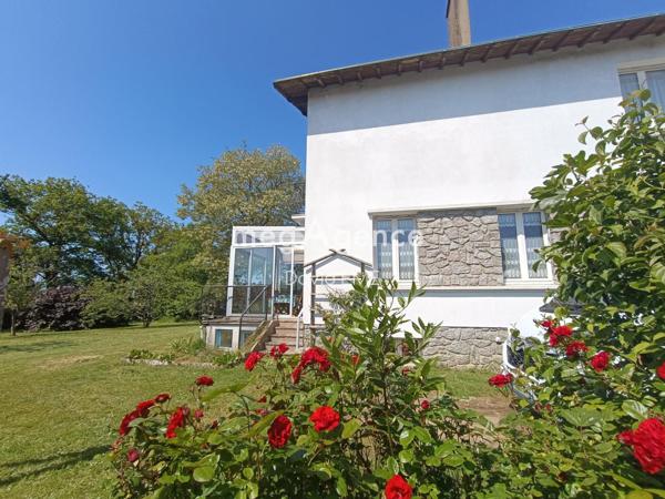 Maison à Aizenay, 85190 - 10 pièces 241m²