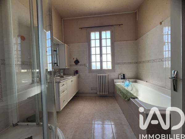 Maison à vendre 7 pièces 197 m² Saint-Magne-de-Castillon