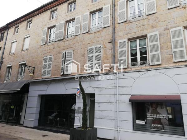 IMMEUBLE DE RAPPORT VENDU LOUE 4 APPARTEMENTS ET 1 COMMERCE