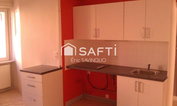 IMMEUBLE DE RAPPORT VENDU LOUE 4 APPARTEMENTS ET 1 COMMERCE