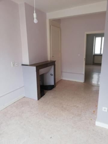 IMMEUBLE DE RAPPORT VENDU LOUE 4 APPARTEMENTS ET 1 COMMERCE